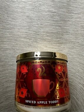 Bath & Body Works Spiced Apple Toddy Candle - Red & Gold